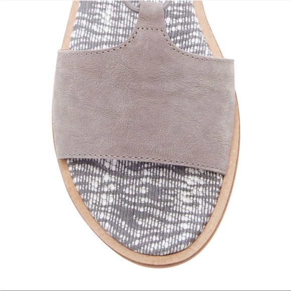 Lucky Brand Feray Titanium Flat Sandals Size 8 - Picture 7 of 16